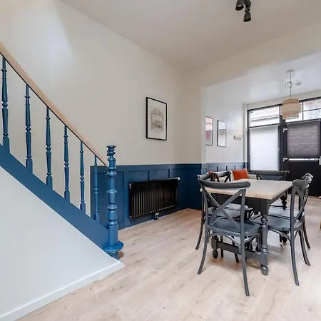 Petite - Feet In Water Hands On The Rock Appartement *