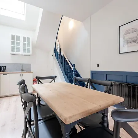 Petite - Feet In Water Hands On The Rock Appartement Dinant