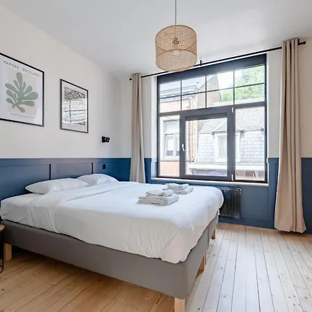 Appartement Petite - Feet In Water Hands On The Rock Dinant