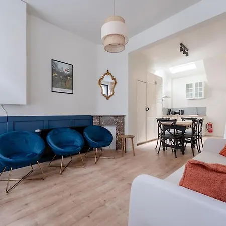 Petite - Feet In Water Hands On The Rock *