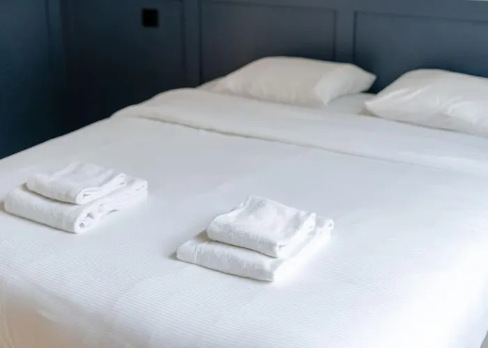 Appartement Petite - Feet In Water Hands On The Rock Dinant