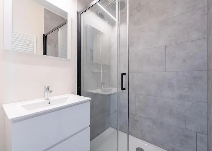 Appartement Petite - Feet In Water Hands On The Rock Dinant