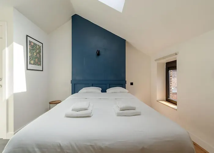 Petite - Feet In Water Hands On The Rock *